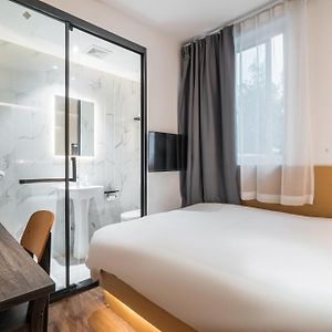 Double Room Private Bathroom